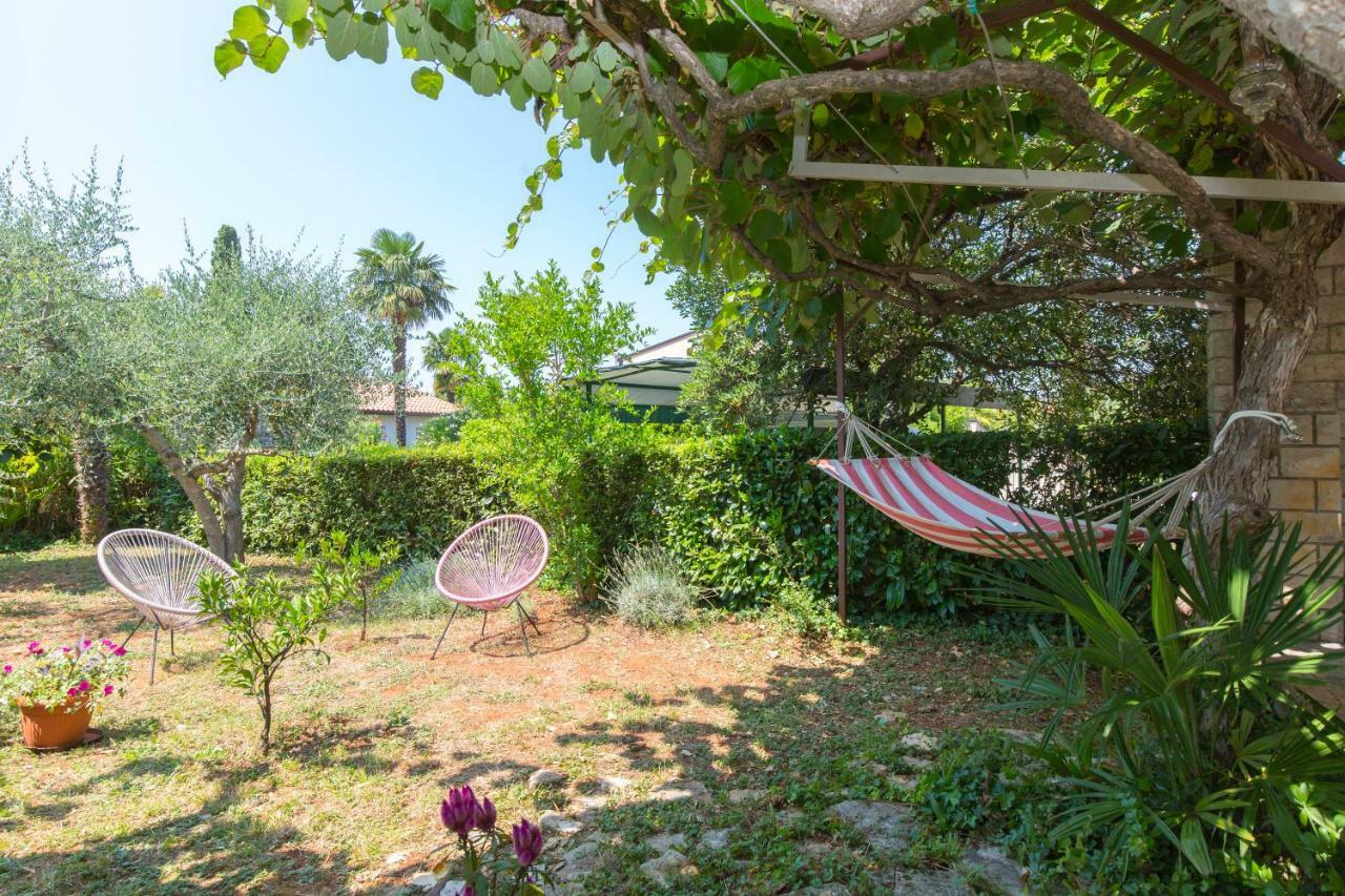 Casa Flora 3-Minutes' Walk From The Beach Новиград Экстерьер фото
