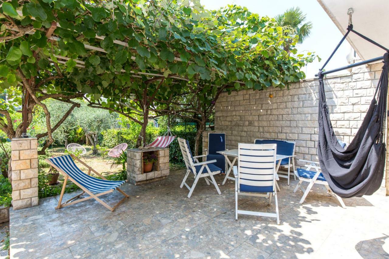Casa Flora 3-Minutes' Walk From The Beach Новиград Экстерьер фото