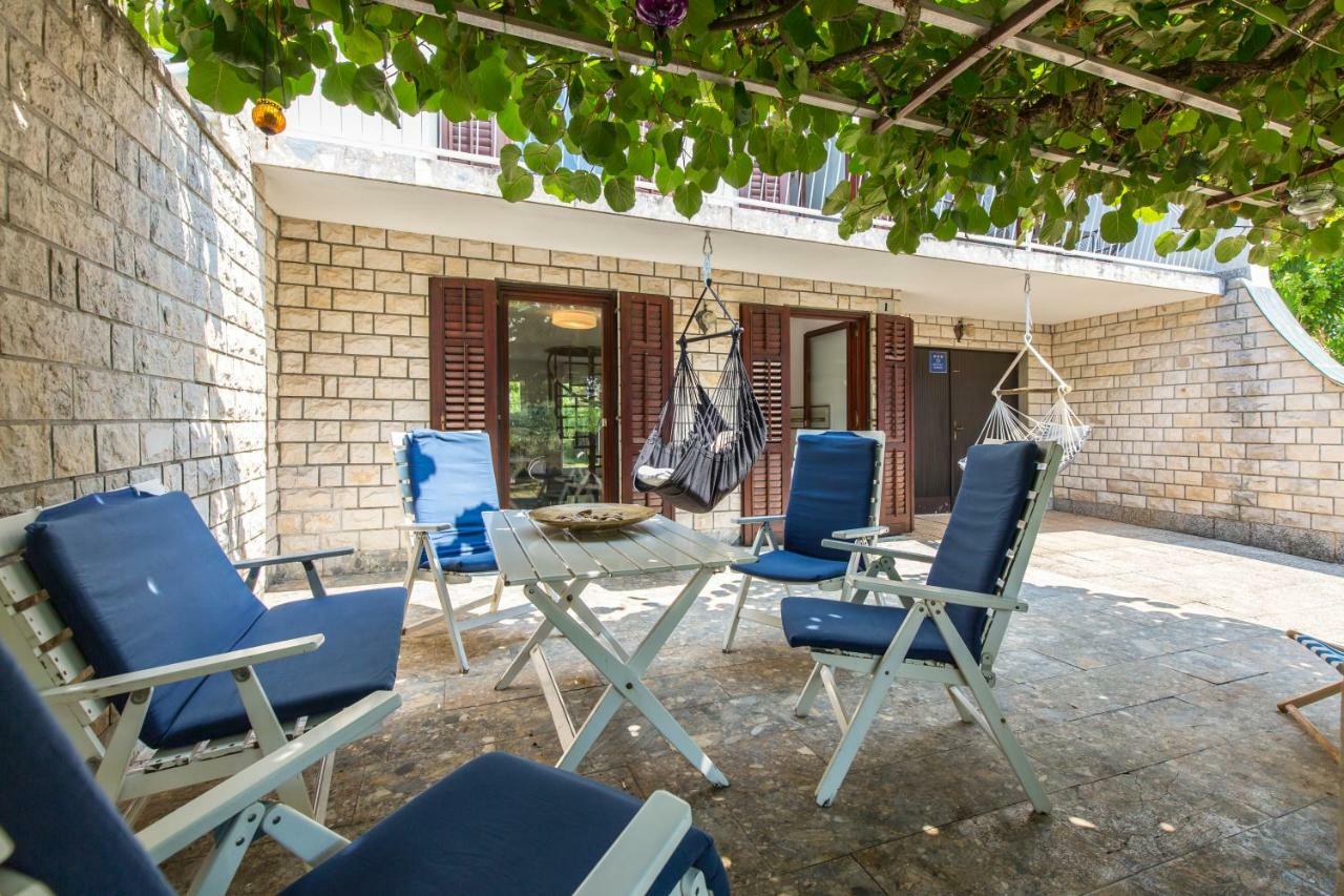 Casa Flora 3-Minutes' Walk From The Beach Новиград Экстерьер фото